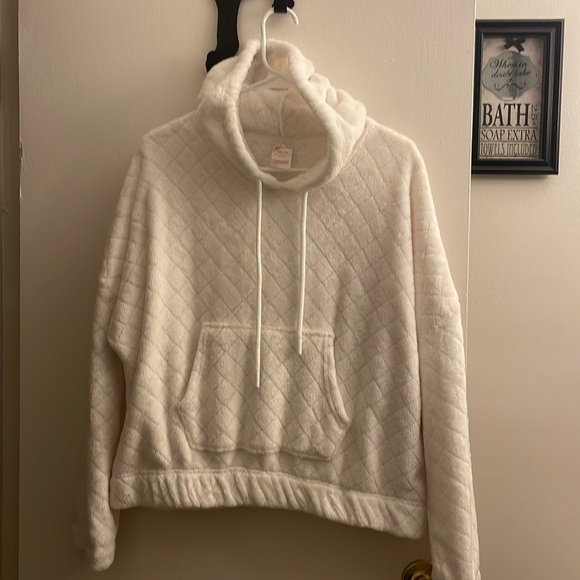 Two piece - Picture 2 of 4